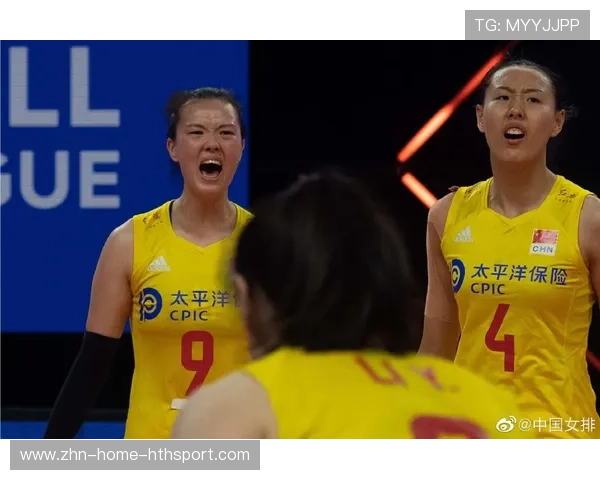 中国高尔夫球员许赢夺得女子中巡个人第三冠，许亚军高尔夫